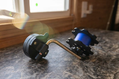 Clam ClamLock Vertical Rattle Reel w/Hub Mount